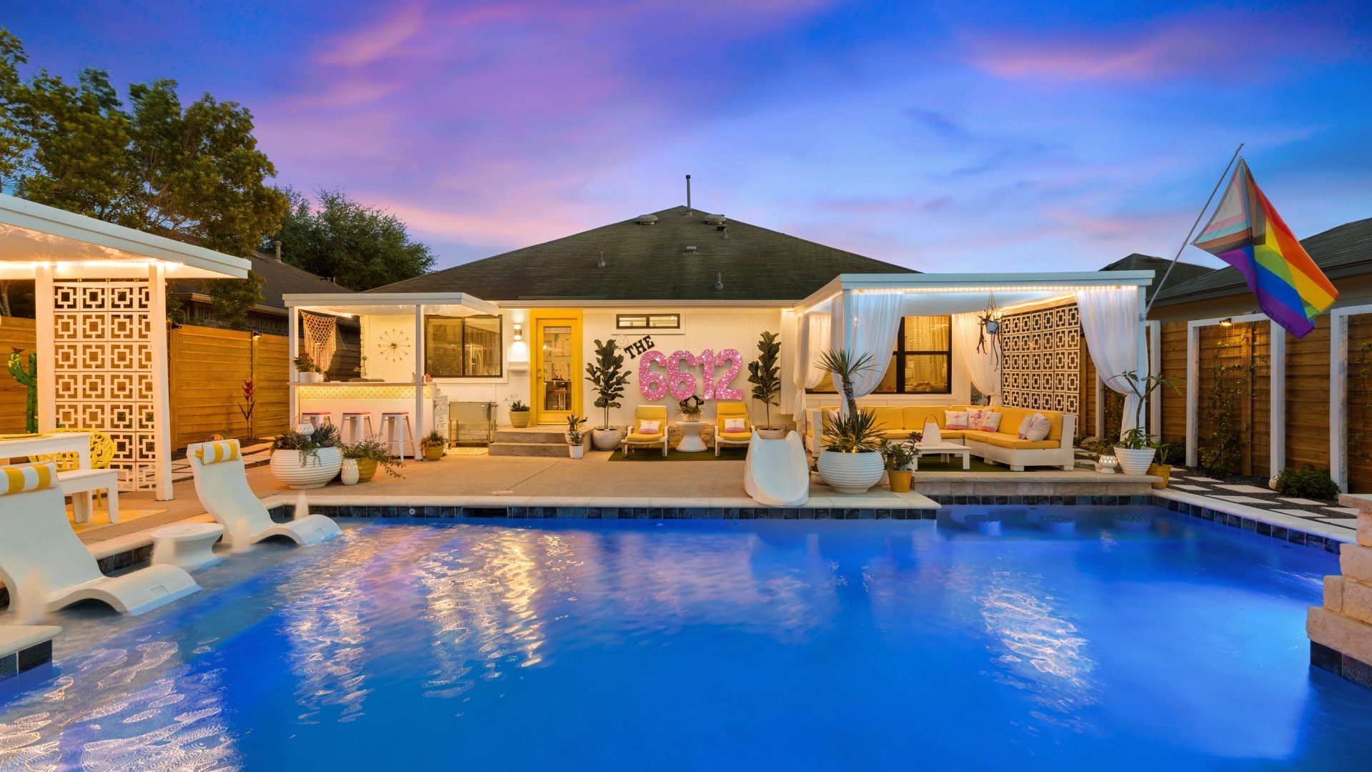 From Rooftop Bars To Yachts: 5 Online Marketplaces That Offer Unique Spaces For Your Next Event